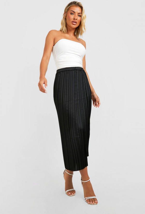 boohoo Geplooide Satijnen Midaxi Rok, Black