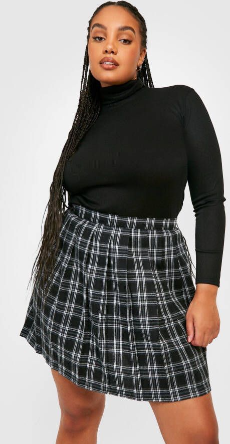 boohoo Plus Geplooide Geruite Tennis Rok, Black