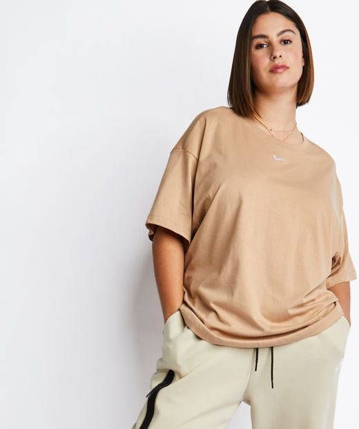 Nike Essentials Plus Boyfriend Dames T Shirts