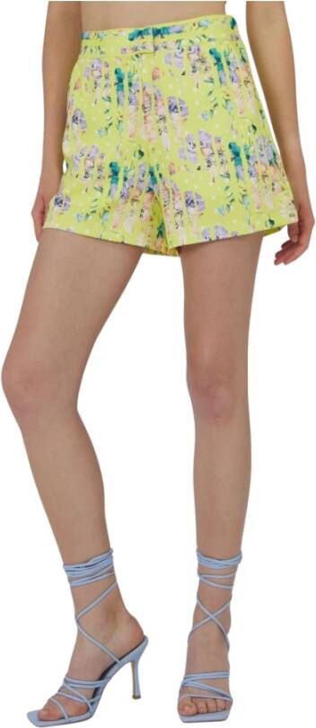 Silvian Heach Korte Broeken Geel Dames