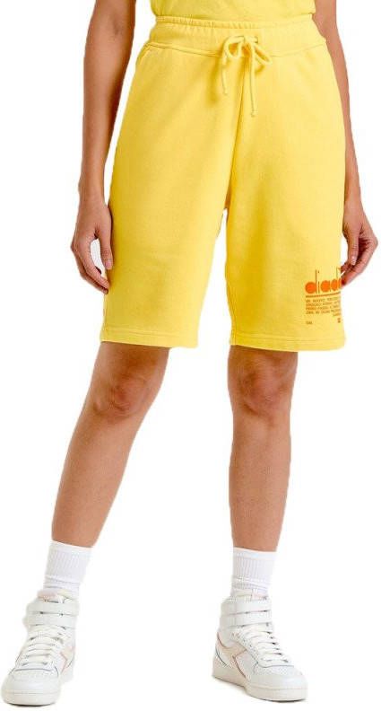 Diadora Sport Bermuda Manifesto Geel Sport Shorts